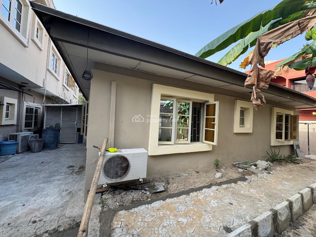 Newly Renovated 2 Bedroom Bungalow in Lekki 1., Lekki Phase 1 Off Road 14., Lekki Phase 1, Lekki, Lagos, Flat / Apartment for Rent