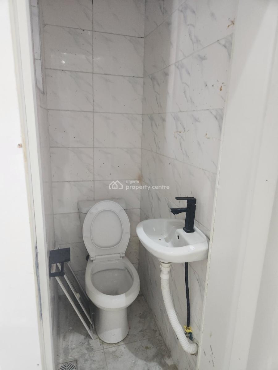 Luxury Tastefully Finished 4 Bedroom Flat, Costal Road, Lekki, Lagos, Flat / Apartment for Rent