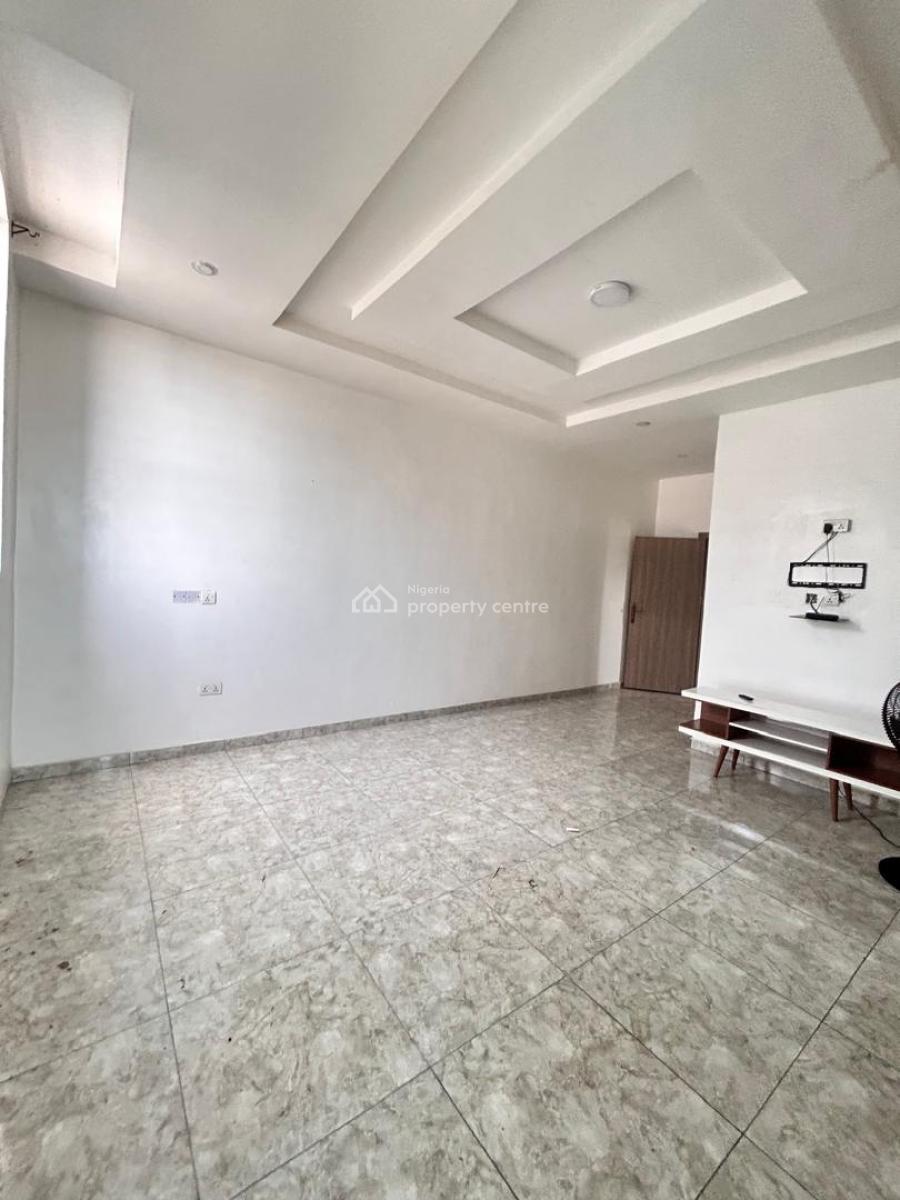 Serviced  Spacious  2 Bedroom Penthouse, Conservation Road, Lekki, Lagos, Flat / Apartment for Rent