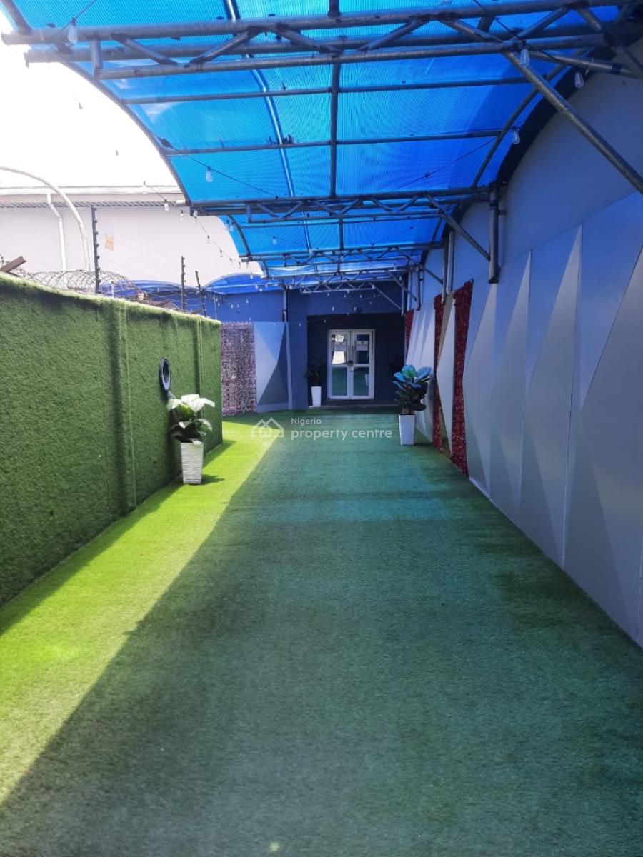 Functional Bar/lounge/restaurant, Opebi Ikeja, Ikeja, Lagos, Restaurant / Bar for Rent