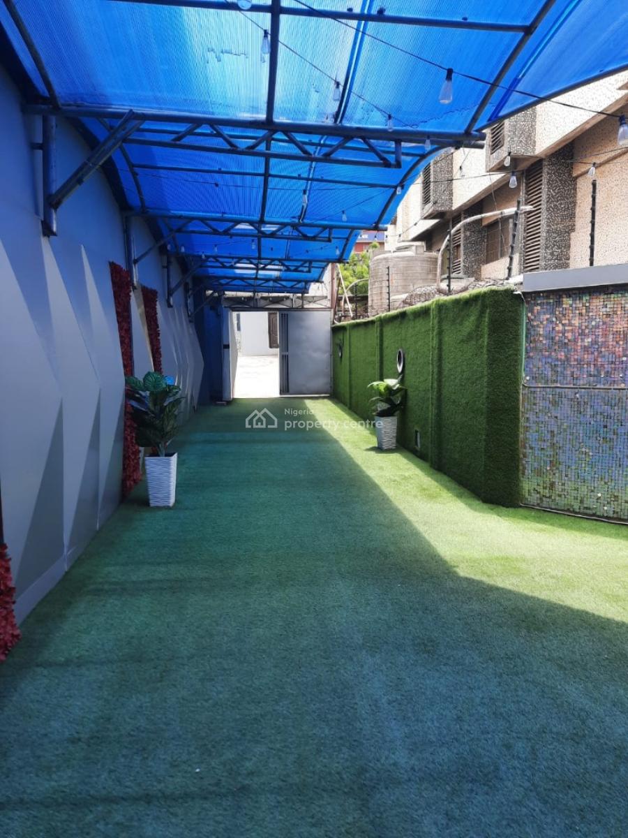 Functional Bar/lounge/restaurant, Opebi Ikeja, Ikeja, Lagos, Restaurant / Bar for Rent