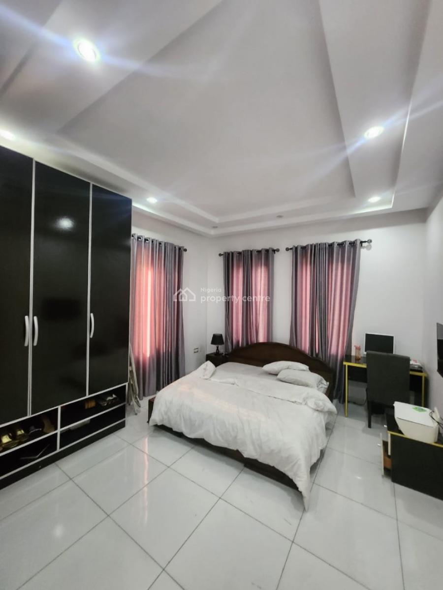 Furnished 3 Bedroom Apartment with Swimming Pool,  Elevator,  Inverter, Lekki Right, Lekki Phase 1, Lekki, Lagos, Flat / Apartment for Rent