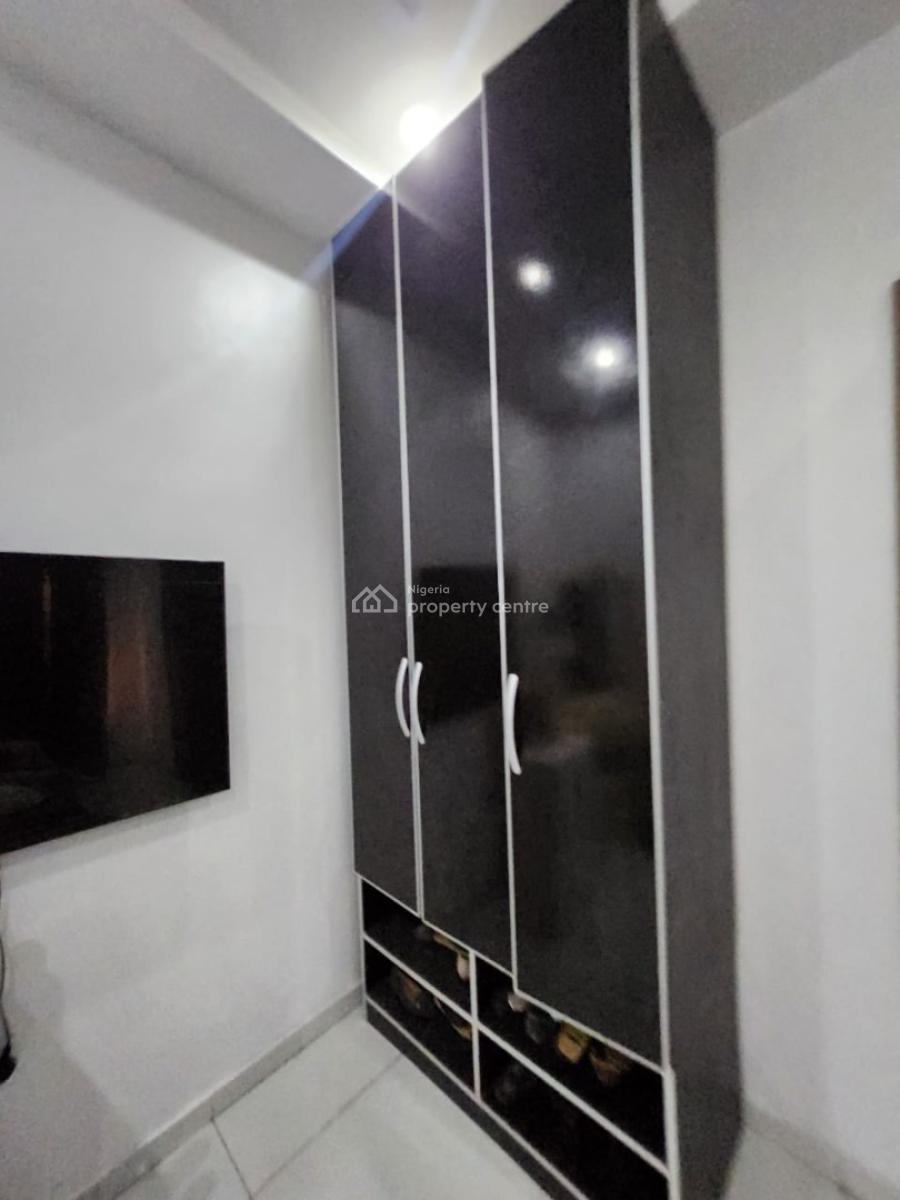 Furnished 3 Bedroom Apartment with Swimming Pool,  Elevator,  Inverte, Lekki Right, Lekki Phase 1, Lekki, Lagos, Flat / Apartment for Rent