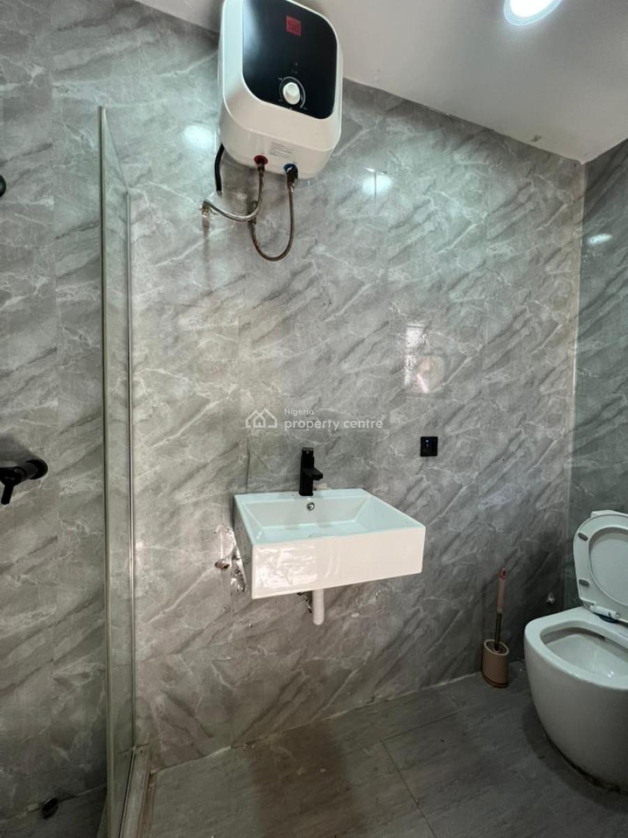 2bedroom Apartment, Ologolo, Lekki, Lagos, Flat / Apartment for Rent