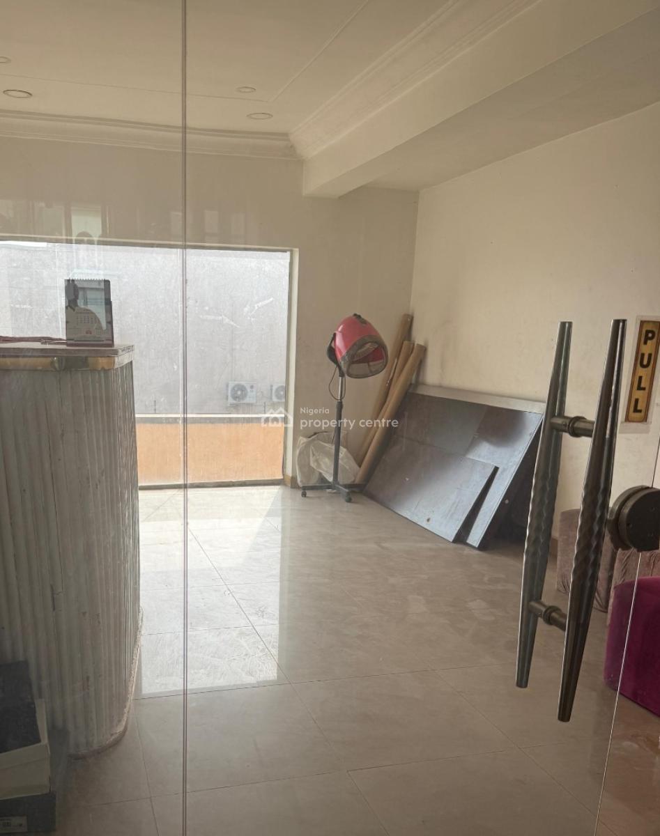 a Shop in a Strategic Location, Wuse 2, Wuse 2, Abuja, Shop for Rent