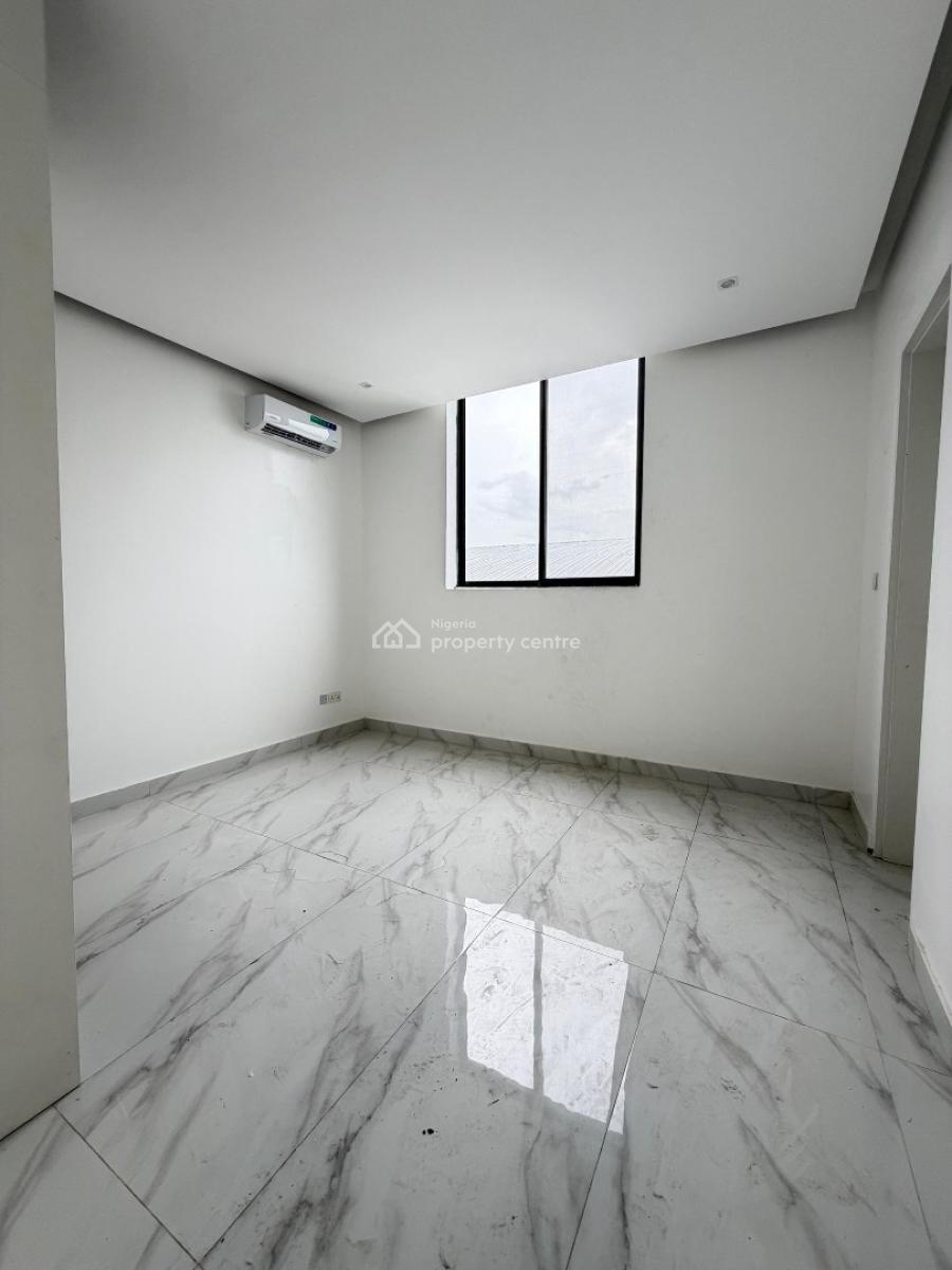 Clean, Modern 2-bedroom Apartment in a Prime Area., Lekki Phase 1, Lekki, Lagos, Flat / Apartment for Sale