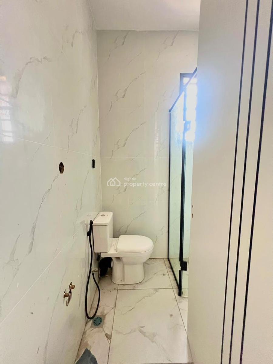 Stylish and Secure 2-bedroom Apartment Located in a Gated Estate, Ikatee, Lekki, Lagos, Block of Flats for Sale