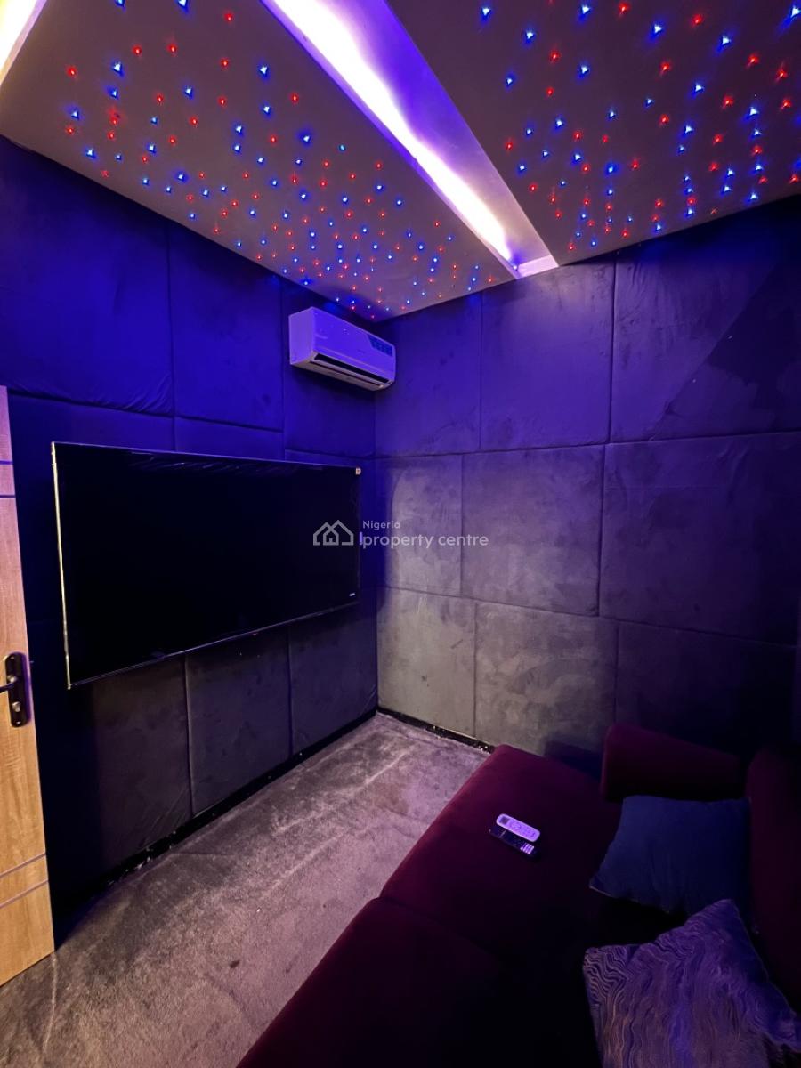 Fully Furnished 2 Bedroom Apartments with Cinema and a Laundry Room., Lekki Phase 1, Lekki, Lagos, Flat / Apartment for Rent