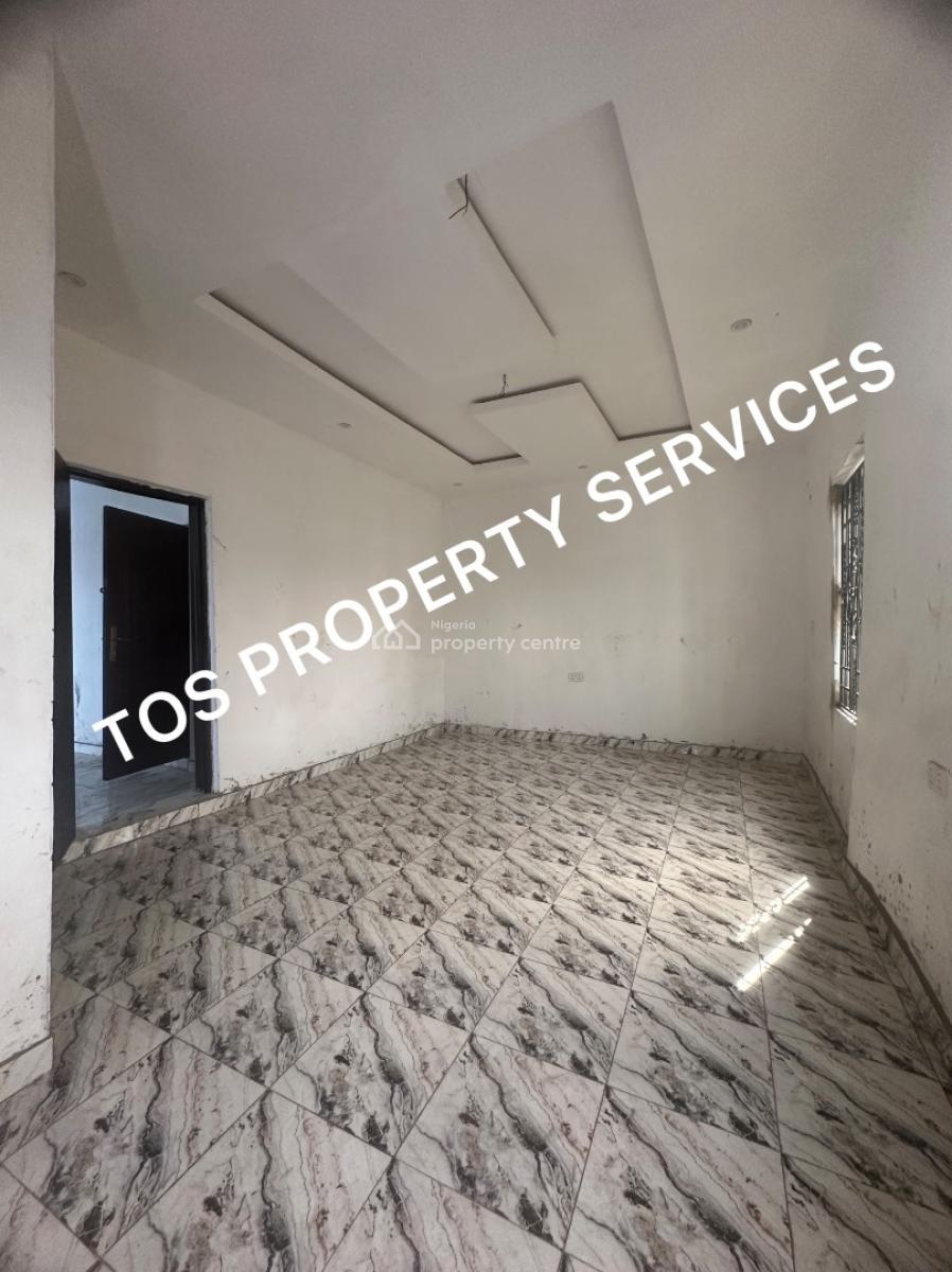 2 Bedroom Flat with Very Big Rooms, Off Herbert Macaulay Way, Yaba, Lagos, Flat / Apartment for Rent