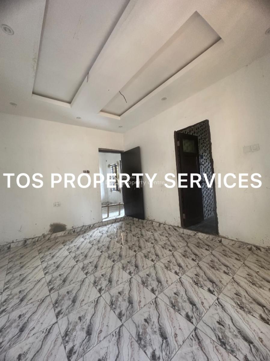 2 Bedroom Flat with Very Big Rooms, Off Herbert Macaulay Way, Yaba, Lagos, Flat / Apartment for Rent