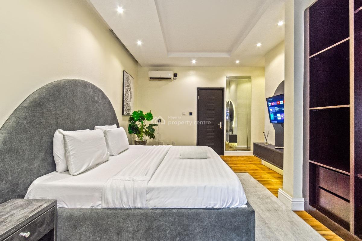 2/3-bedroom Serviced Apartment, Olayiwola Aderemi Close, Lekki Phase 1, Lekki, Lagos, Flat / Apartment Short Let