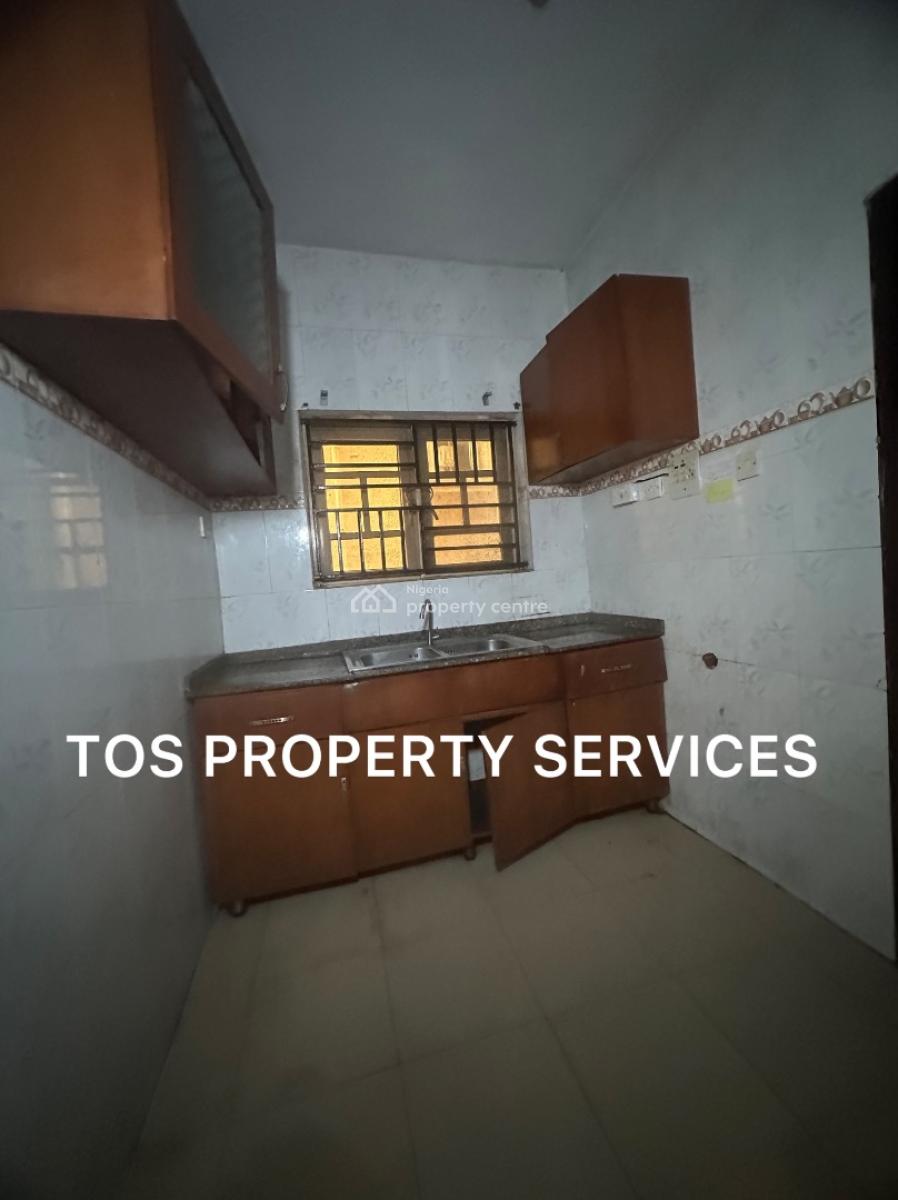 Nice 2 Bedroom Apartment, Yaba, Yaba, Lagos, Flat / Apartment for Rent
