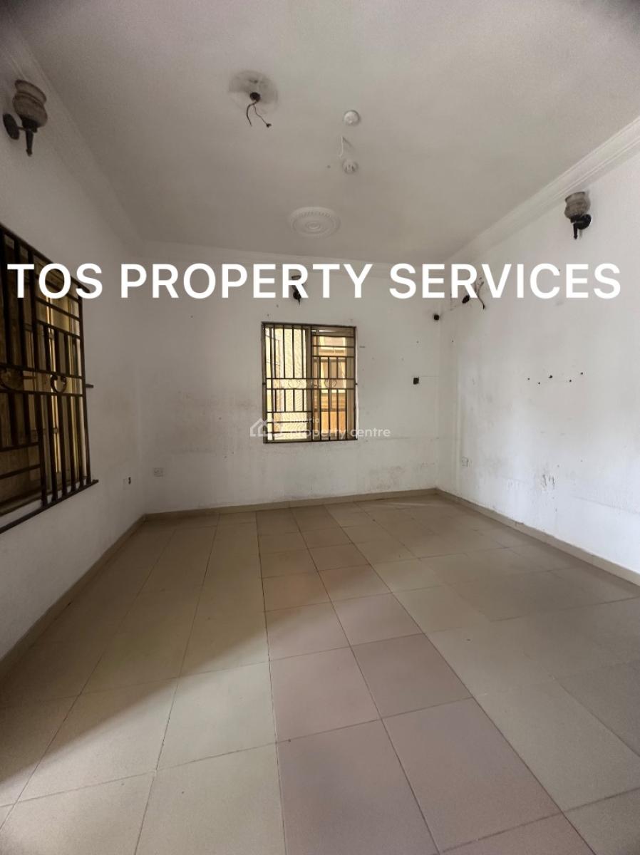Nice 2 Bedroom Apartment, Yaba, Yaba, Lagos, Flat / Apartment for Rent