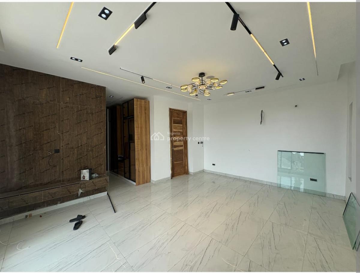 4 Bedrooms Semi-detached Duplex.   Location: Agungi Lekki., Agungi, Lekki, Lagos, Semi-detached Duplex for Sale