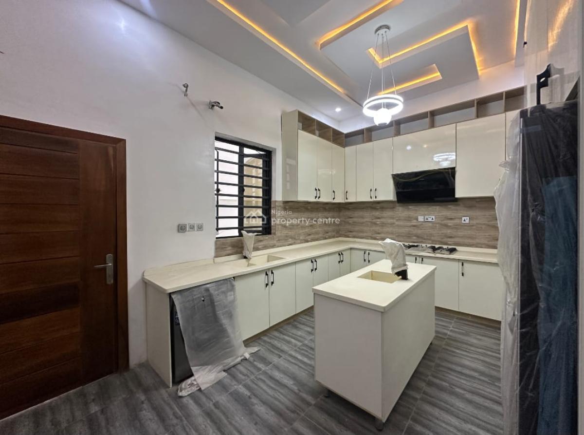 5 Bedrooms Fully Detached Duplex with Bq.   Location: Agungi Lekki., Agungi, Lekki, Lagos, Detached Duplex for Sale