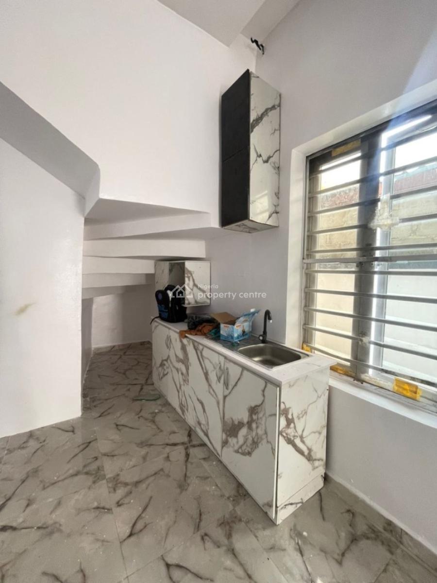 Massive Studio Apartment with Kitchen, Chevron Alternative Route, Lekki, Lagos, Self Contain (single Rooms) for Rent