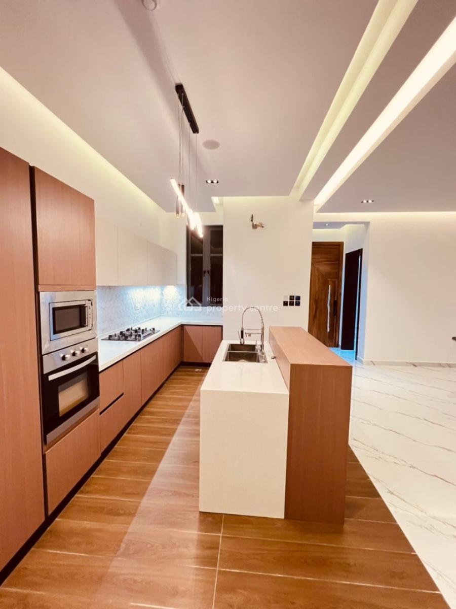 3 Bedrooms Apartment with Bq Heart of Town, Lekki Phase 1, Lekki, Lagos, Flat / Apartment for Sale