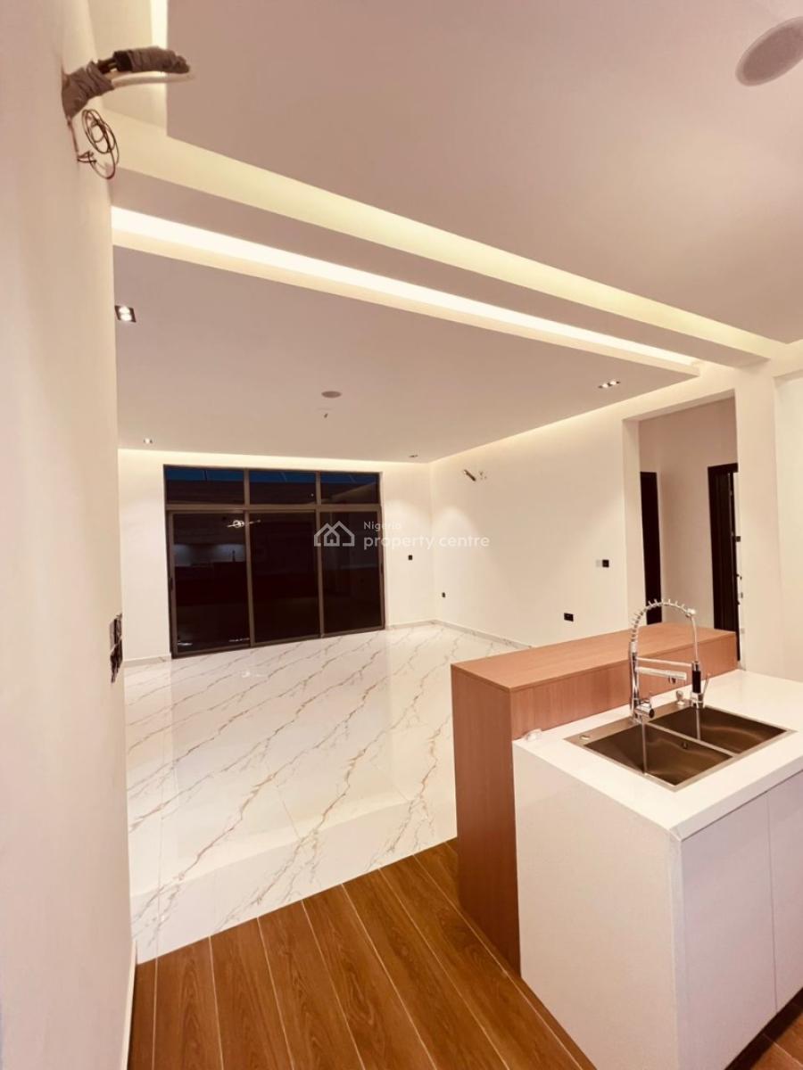 3 Bedrooms Apartment with Bq Heart of Town, Lekki Phase 1, Lekki, Lagos, Flat / Apartment for Sale