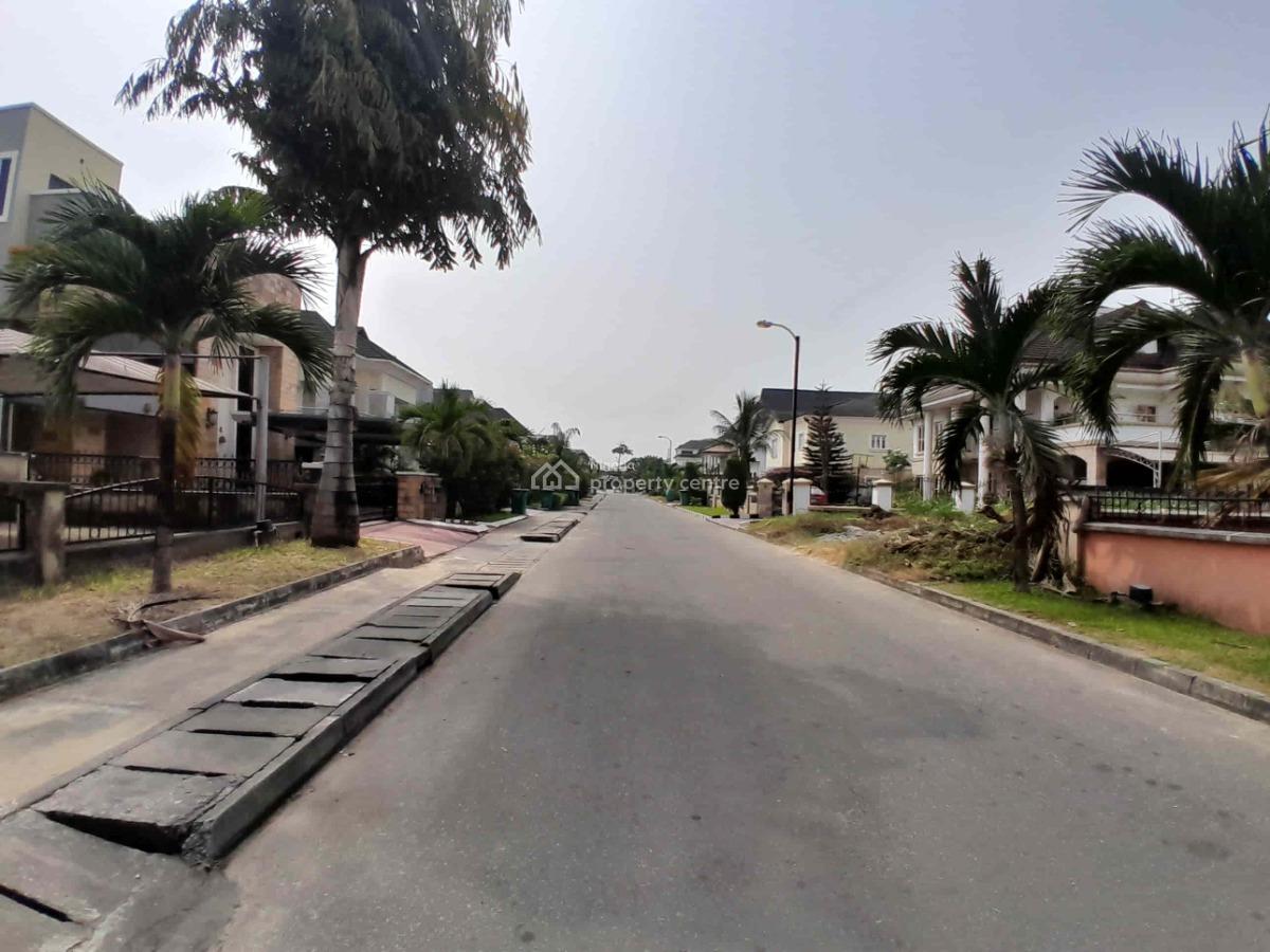 5 Bedrooms Fully Detached Duplex with Bq, Carlton Gate Estate, By Chevron Drive, Lekki, Lagos, Detached Duplex for Sale