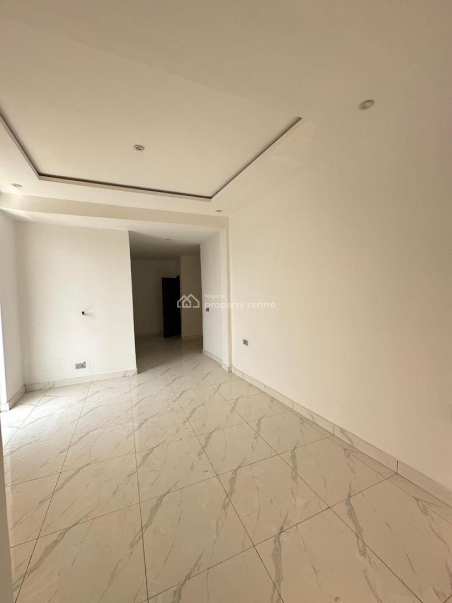 High-end Luxury 3 Bed Apartment with Gym, Standby Gen & Ample Parking, in a Serene & Call-to-access Estate, Lekki Phase 1, Lekki, Lagos, Flat / Apartment for Sale