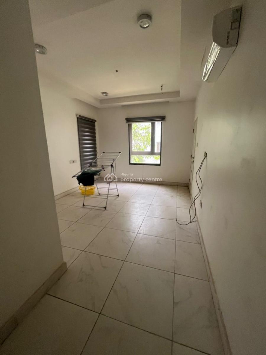 Well Spacious 3 Bedroom Apartment on The First Floor with Lift, Bellavue Estate, Life Camp, Abuja, Flat / Apartment for Rent