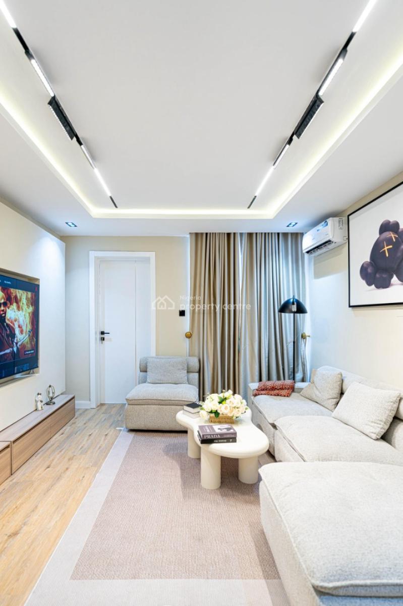 Luxurious 1 Bedroom Apartment with Cinema Bedroom Style., Off Admiralty Way, Lekki Phase 1, Lekki, Lagos, Flat / Apartment Short Let