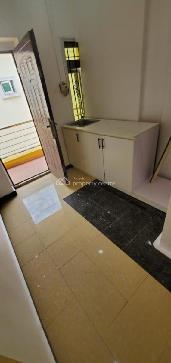 Beautifully Built 1 Bedroom Mini Flat, Chevron Paradise 3 Estate, Lekki, Lagos, Flat / Apartment for Rent