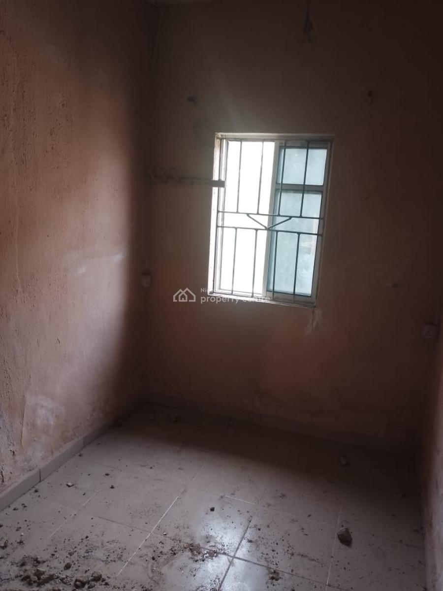 Self-contain Apartment, Akoka, Yaba, Lagos, Flat / Apartment for Rent