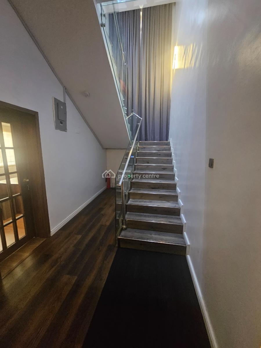 Spacious 5-bedroom Fully Detached Duplex with 2-bedroom Bq, Lekki Right, Lekki, Lagos, Detached Duplex for Rent