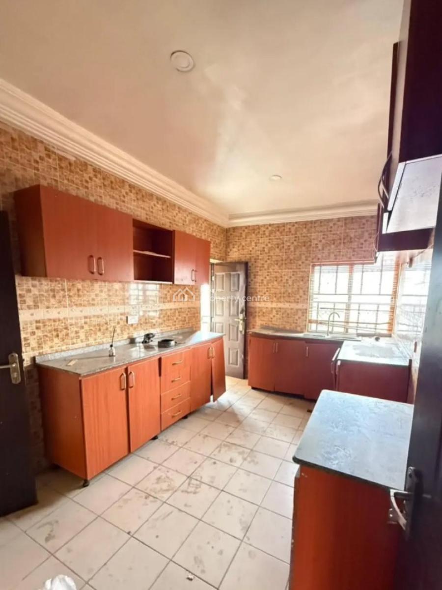 Strategically Located 3 Bedroom Block of Flat, Wuse 2, Abuja, Flat / Apartment for Rent