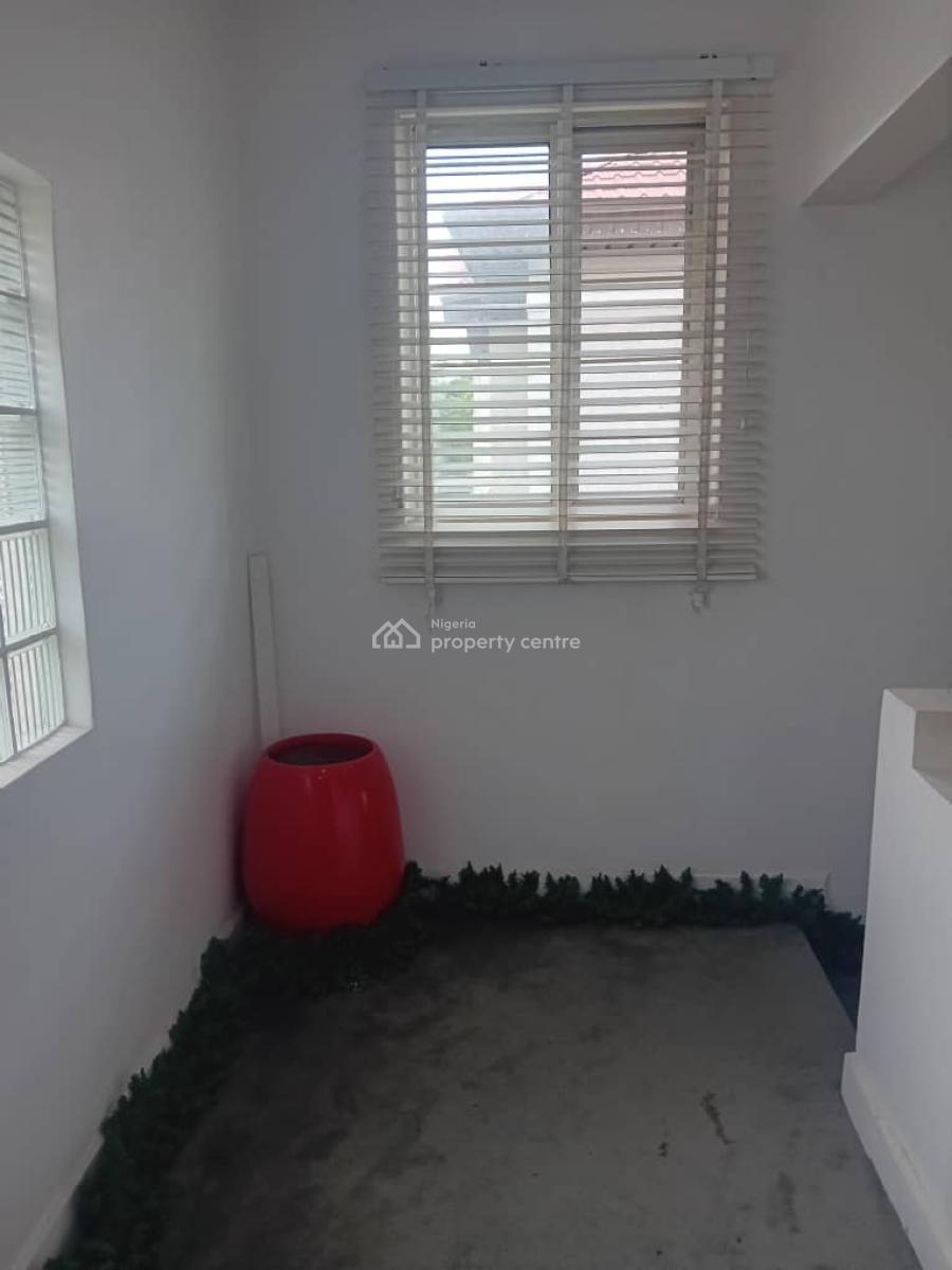 Luxury Spacious 3 Bed Apartment (upstairs) Suitable for Office Space, Lekki Phase 1, Lekki, Lagos, Lekki Phase 1, Lekki, Lagos, Flat / Apartment for Rent