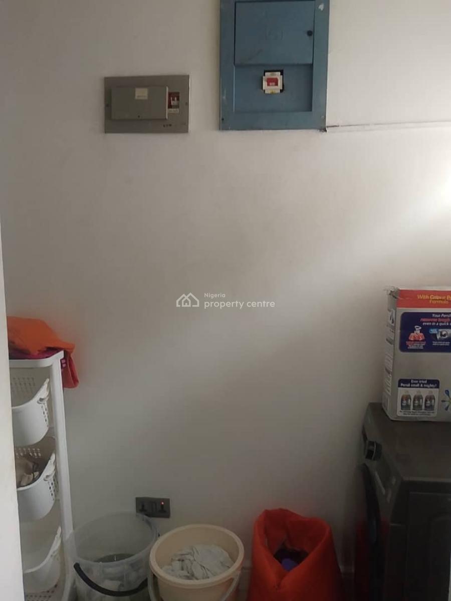 Luxury Spacious 3 Bed Apartment (upstairs) Suitable for Office Space, Lekki Phase 1, Lekki, Lagos, Lekki Phase 1, Lekki, Lagos, Flat / Apartment for Rent