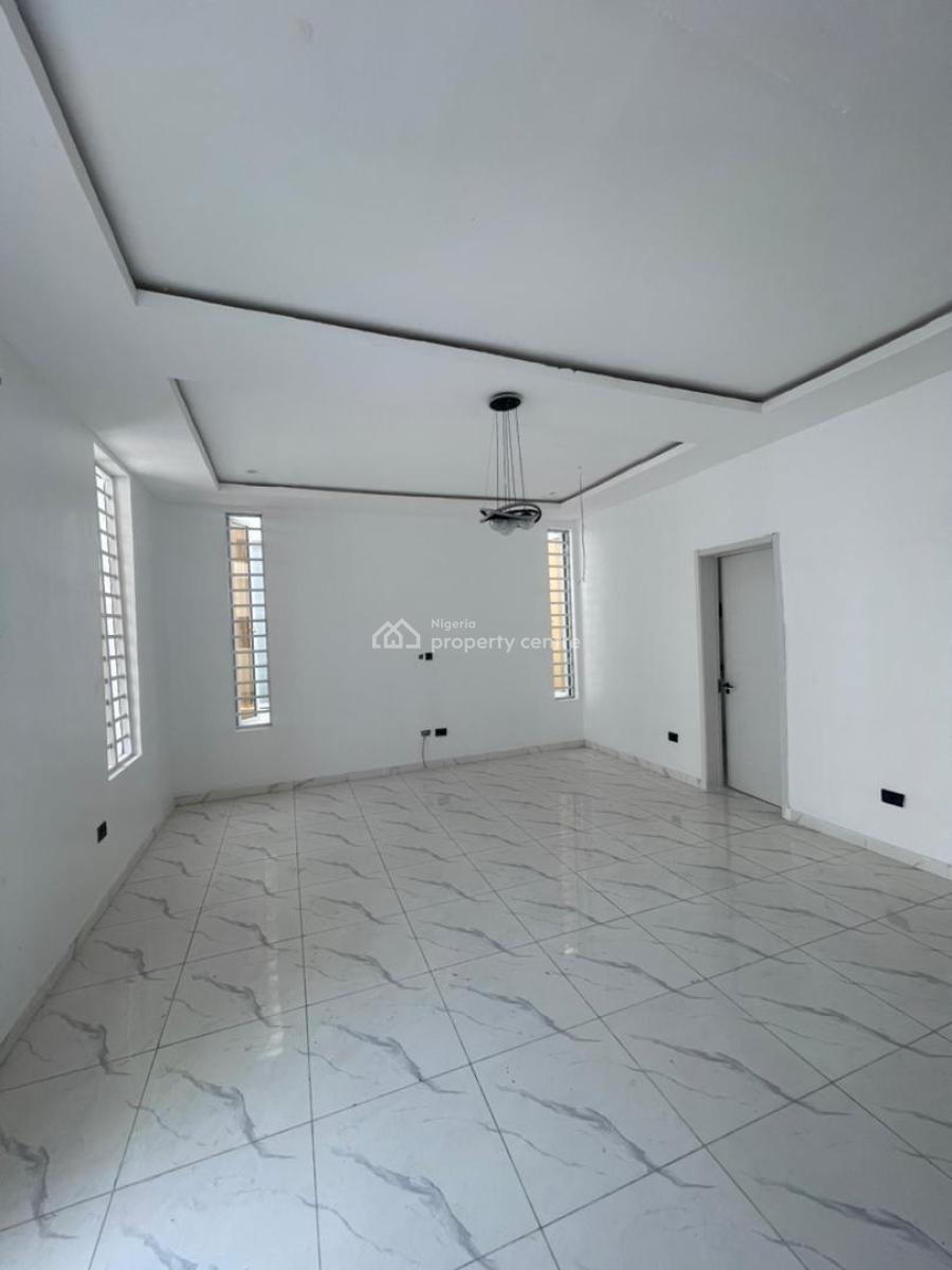 Distress Standard 4 Bedrooms Semi Detached Duplex on Self Compound, Ikota, Lekki, Lagos, Semi-detached Duplex for Sale