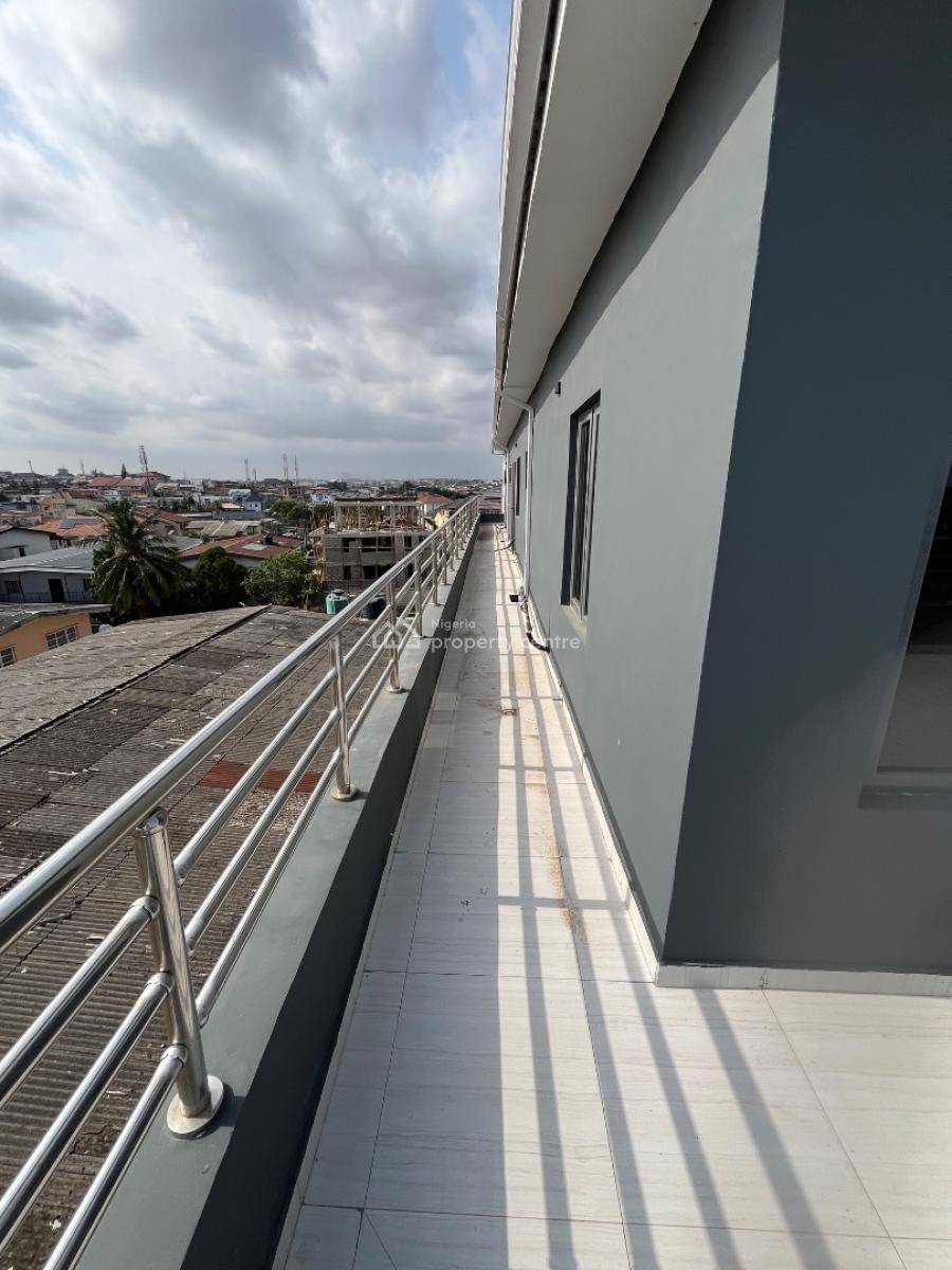 4 Bedroom Pent House in Serene Estate, Anthony, Maryland, Lagos, House for Sale