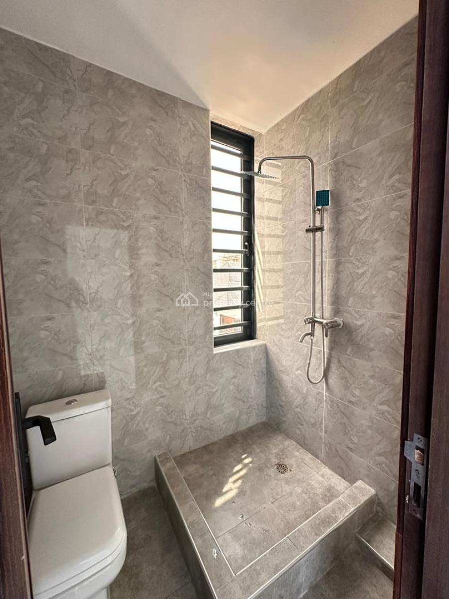 Spacious 2 Bed Apartment with Open Kitchen & Gym, Spacious Living Room & Flood Free in a Gated & Secured Estate, Lekki Phase 1, Lekki, Lagos, Flat / Apartment for Rent