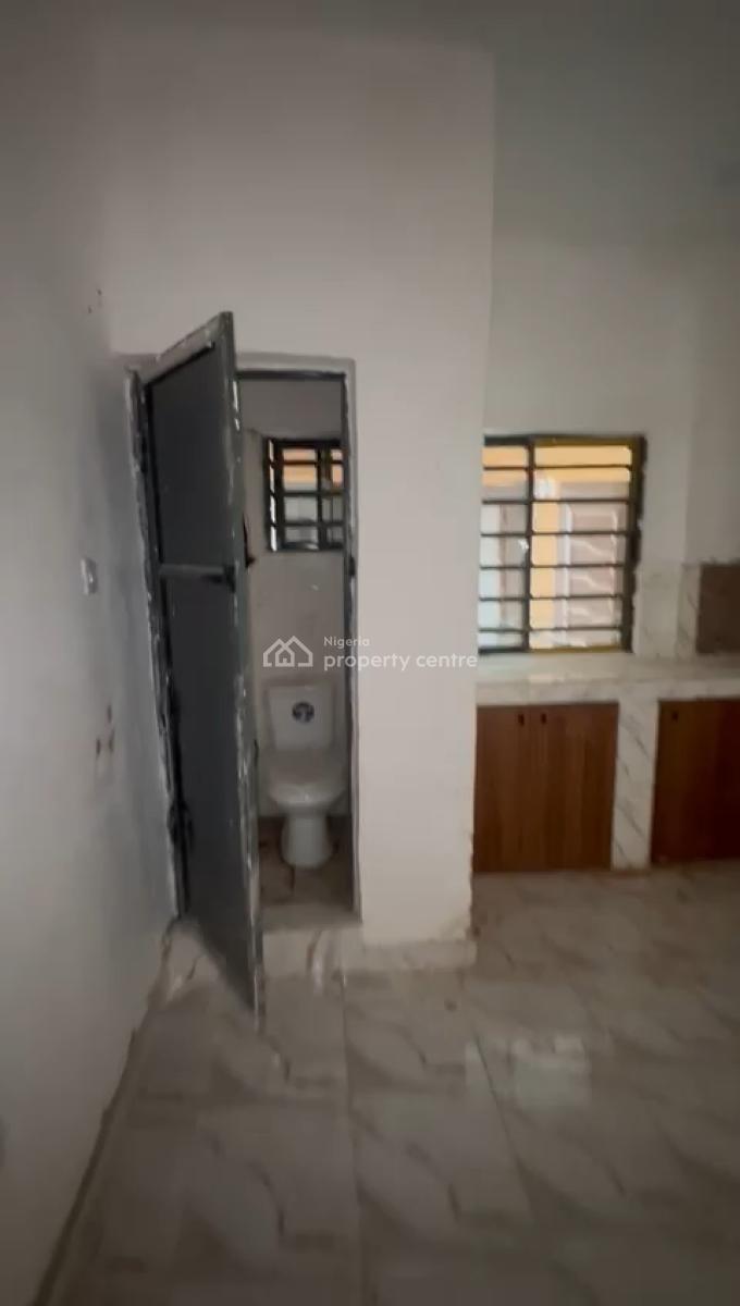 Miniflat, Akinola Street Off New Garage Road, Bariga, Shomolu, Lagos, Flat / Apartment for Rent