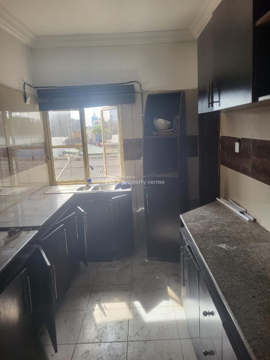 Spacious 3 Bedroom Apartment with 247 Power, Ikoyi, Lagos, Flat / Apartment for Rent