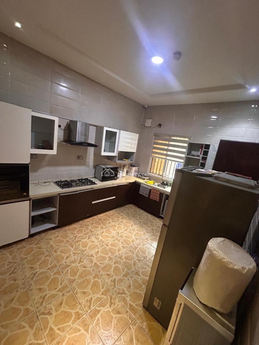 2 Bedroom Terrace Apartment, Off Admiralty Way., Lekki Phase 1, Lekki, Lagos, Flat / Apartment for Rent