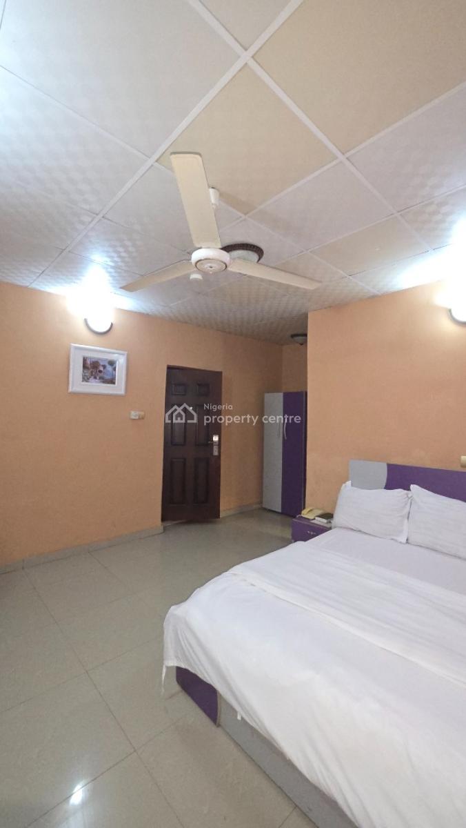 Luxury 36 Rooms Hotel with an Event Hall, Adetokun Area, Ologuneru, Ibadan, Oyo, Hotel / Guest House for Sale