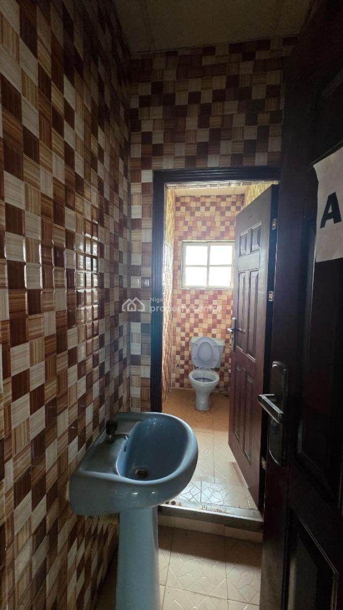 Luxury 36 Rooms Hotel with an Event Hall, Adetokun Area, Ologuneru, Ibadan, Oyo, Hotel / Guest House for Sale