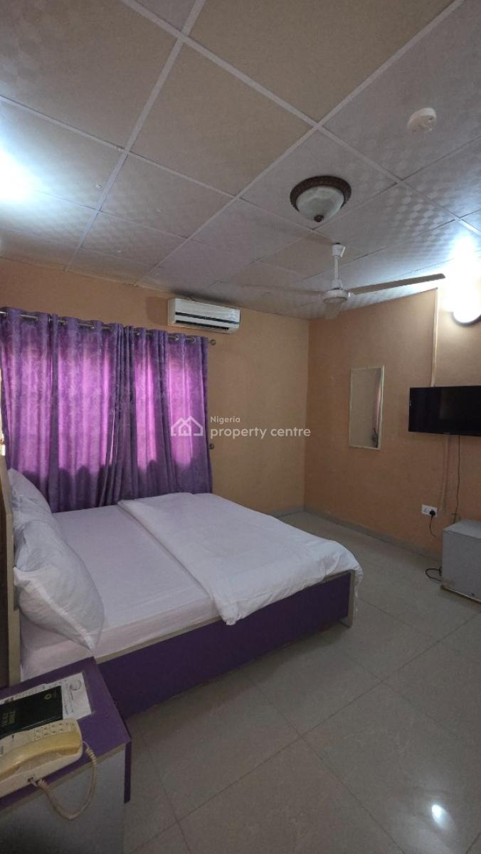 Luxury 36 Rooms Hotel with an Event Hall, Adetokun Area, Ologuneru, Ibadan, Oyo, Hotel / Guest House for Sale