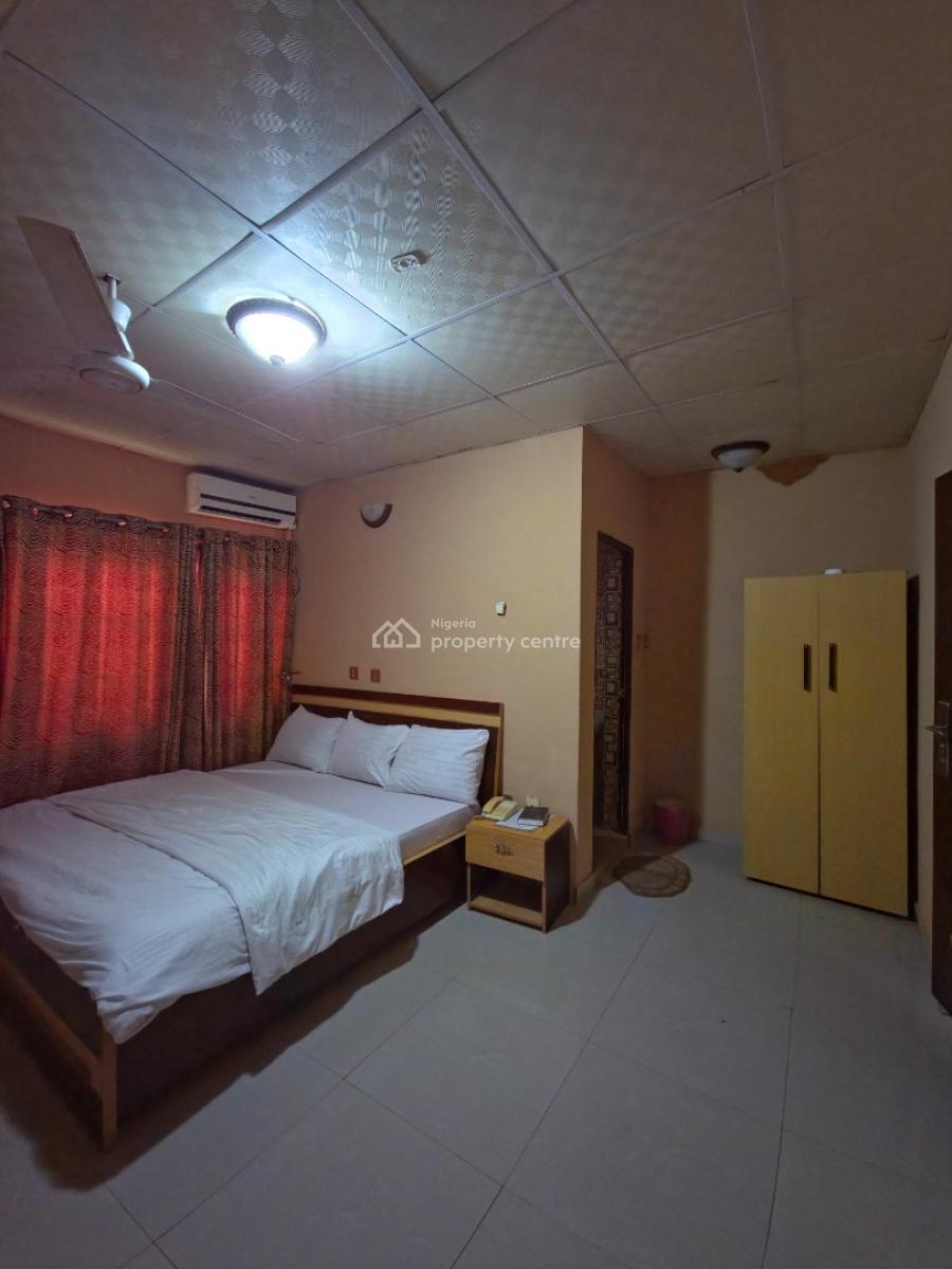 Luxury 36 Rooms Hotel with an Event Hall, Adetokun Area, Ologuneru, Ibadan, Oyo, Hotel / Guest House for Sale