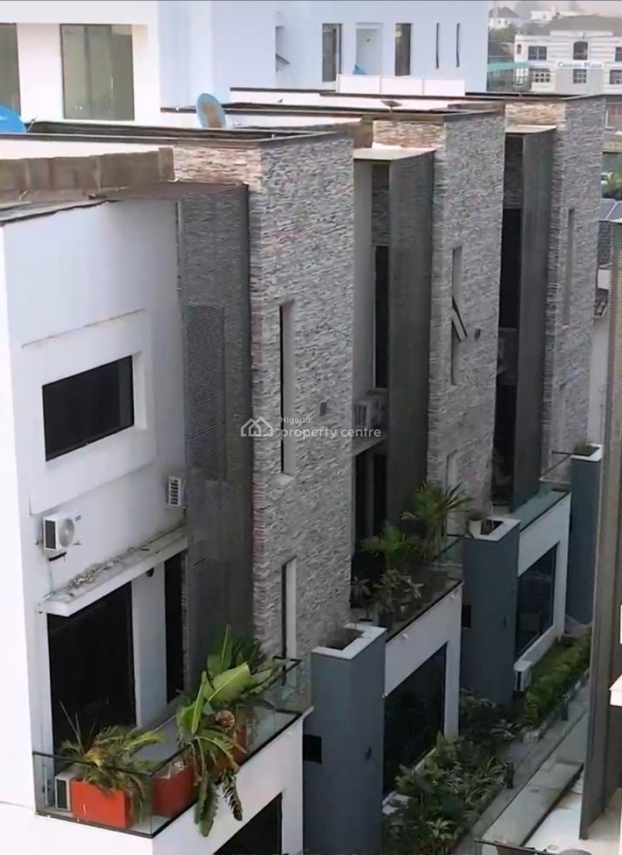 Family Lounge / Upstairs Sitting Area 	-	Guest Toilet 	-	Balcony with, Lekki Phase 1, Lekki, Lagos, House for Sale