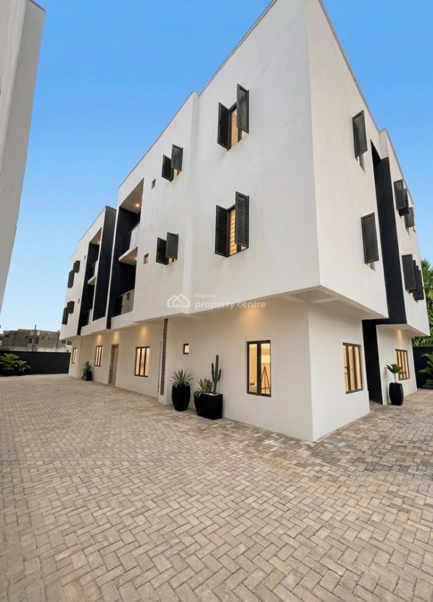 3 Bedroom En-suite Apartment in Ikota Villa Estate, Ikota Villa Estate, Ikota, Lekki, Lagos, Flat / Apartment for Sale