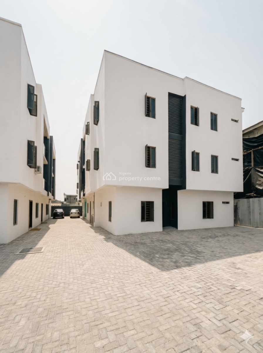 3 Bedroom En-suite Apartment in Ikota Villa Estate, Ikota Villa Estate, Ikota, Lekki, Lagos, Flat / Apartment for Sale
