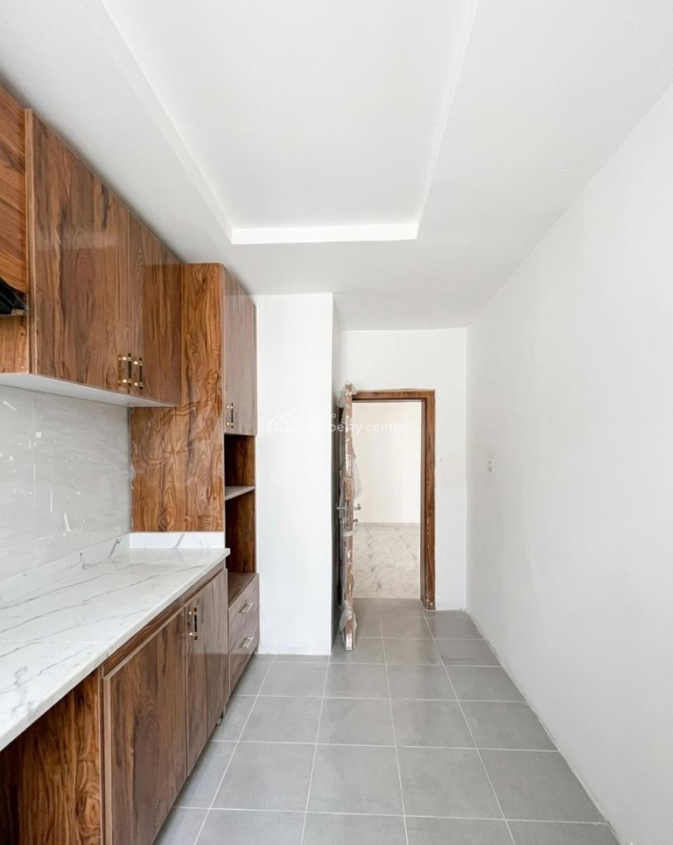 3 Bedroom En-suite Apartment in Ikota Villa Estate, Ikota Villa Estate, Ikota, Lekki, Lagos, Flat / Apartment for Sale