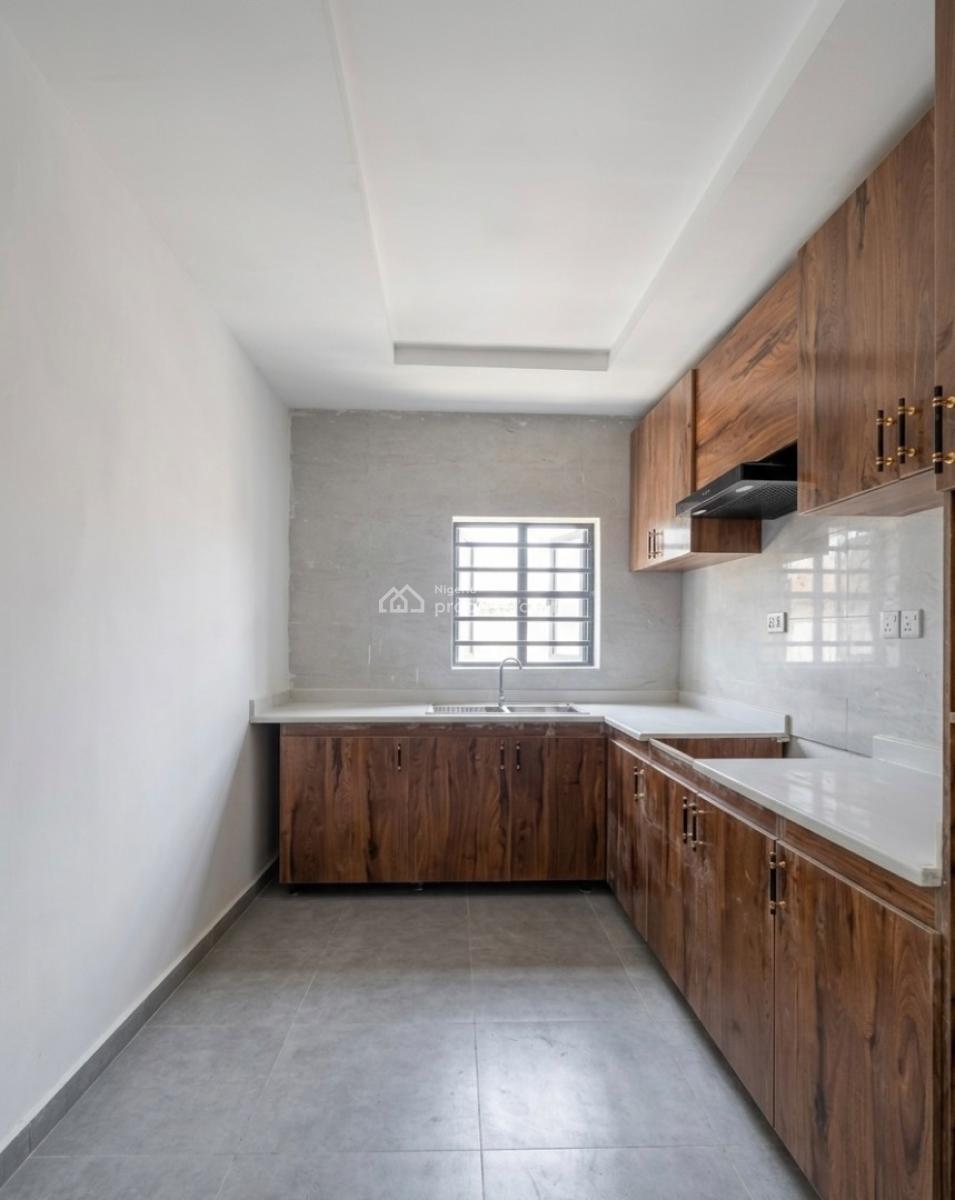 3 Bedroom En-suite Apartment in Ikota Villa Estate, Ikota Villa Estate, Ikota, Lekki, Lagos, Flat / Apartment for Sale