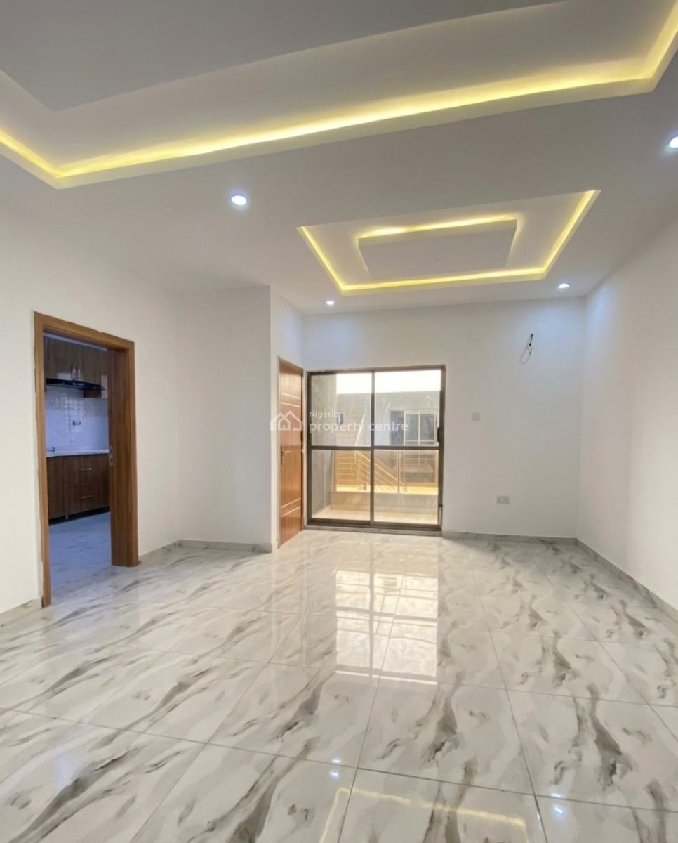 3 Bedroom En-suite Apartment in Ikota Villa Estate, Ikota Villa Estate, Ikota, Lekki, Lagos, Flat / Apartment for Sale