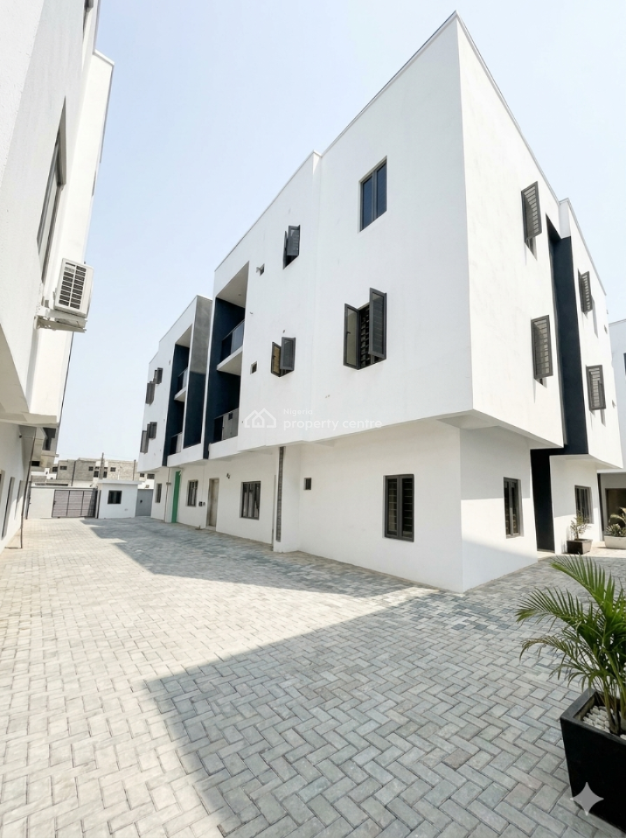 3 Bedroom En-suite Apartment in Ikota Villa Estate, Ikota Villa Estate, Ikota, Lekki, Lagos, Flat / Apartment for Sale