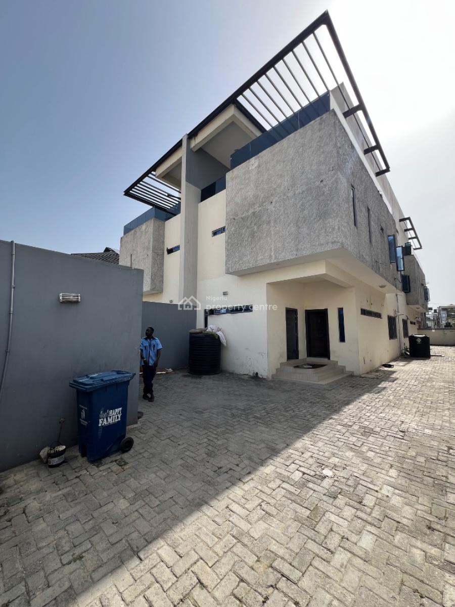 Self Serviced 3 Bedroom Duplex with a Bq and a Rooftop., Lekki Phase 1, Lekki, Lagos, Semi-detached Duplex for Rent